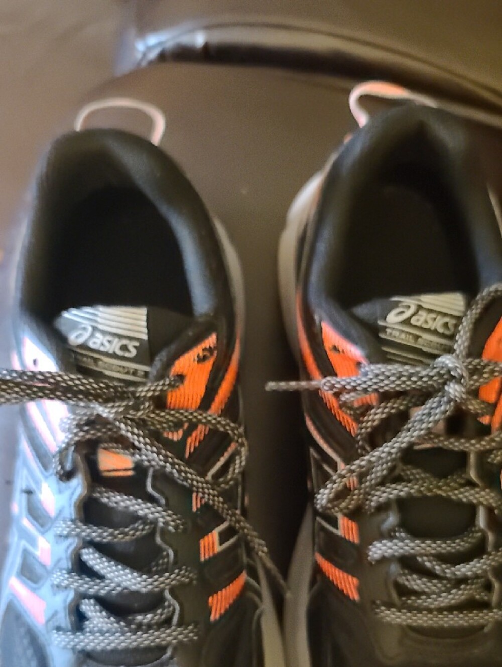 Women's ASICS Black and Orange Trail Running Sneakers SZ 10 - Picture 2 of 7